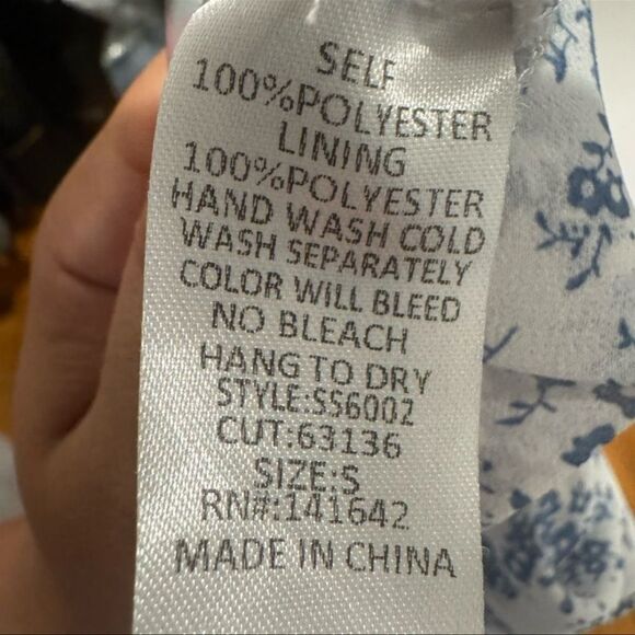 She + Sky Blue Floral Tie-Back Crop Top - Size Small - Picture 4 of 4